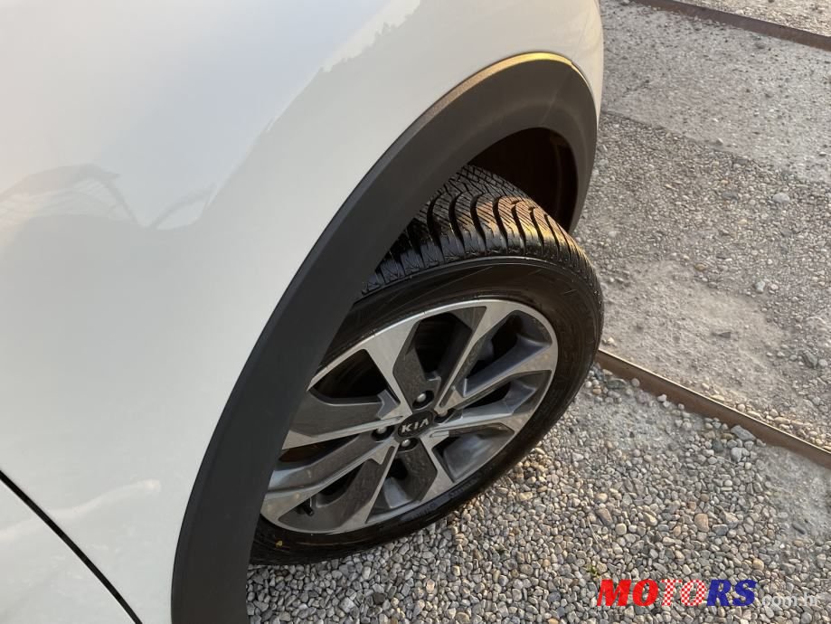 2018' Kia Stonic 1.0 T-Gdi photo #3