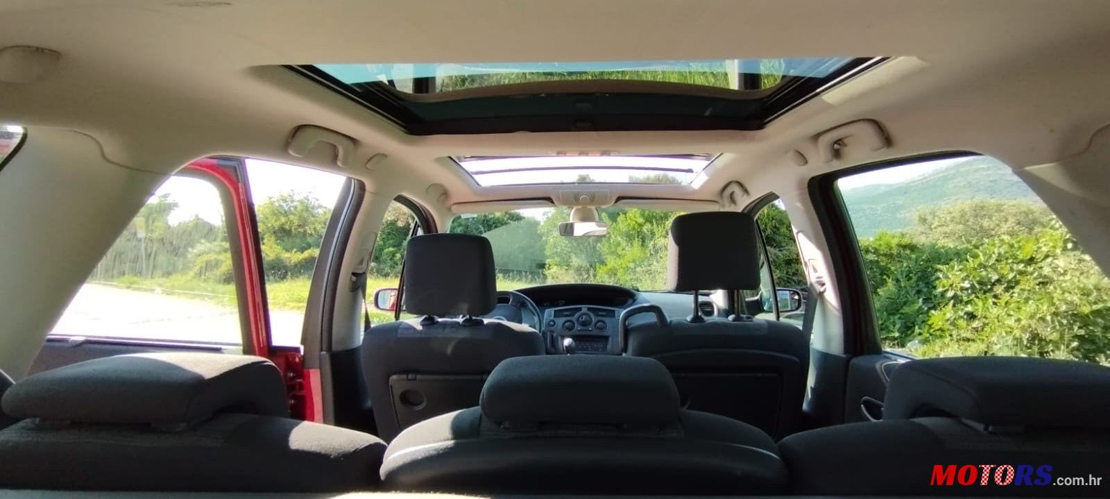 2008' Renault Megane Scenic photo #7