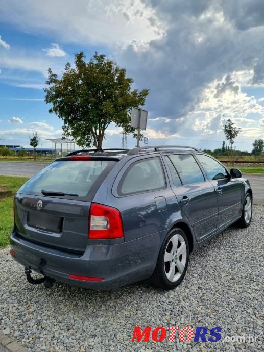 2010' Skoda Octavia Combi photo #4