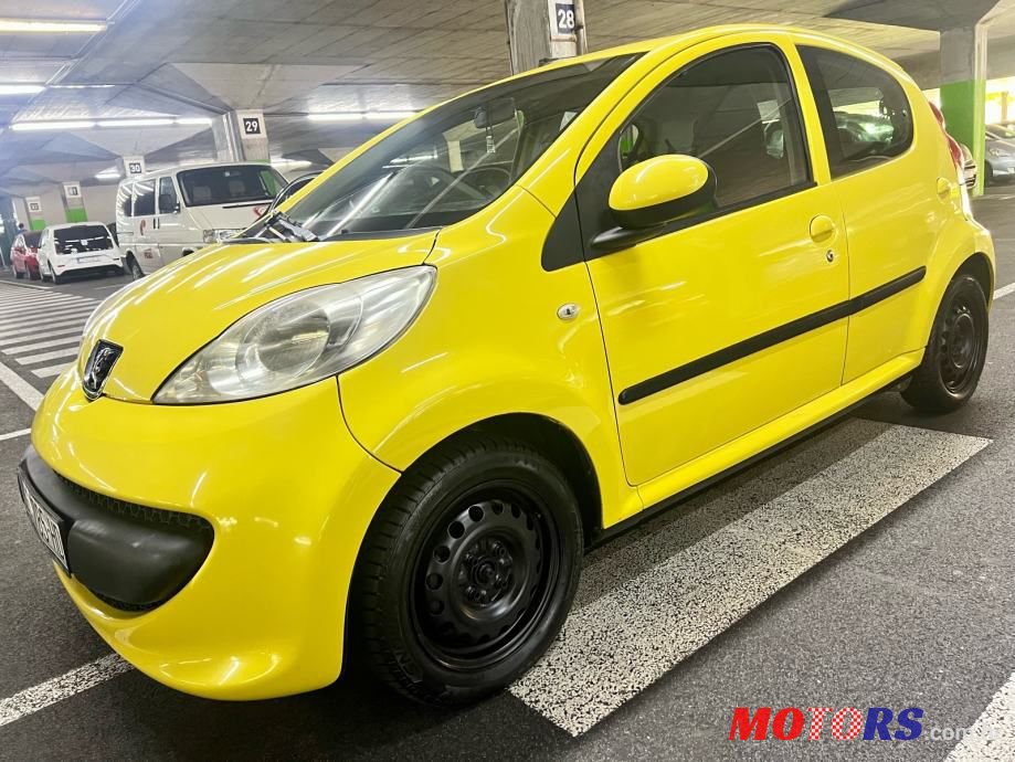 2008' Peugeot 107 1,0 Trendy photo #4