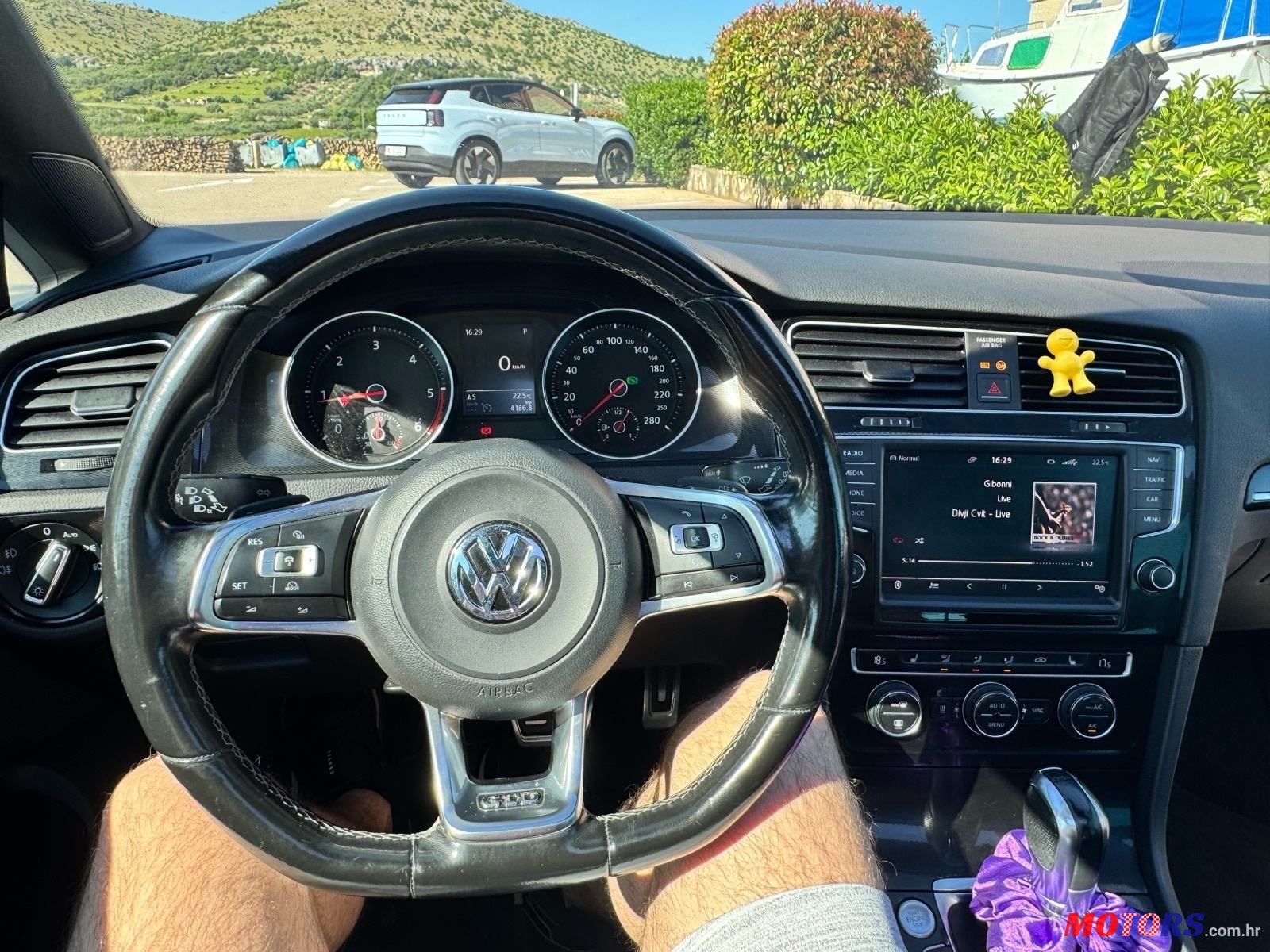 2016' Volkswagen Golf VII Gtd photo #3