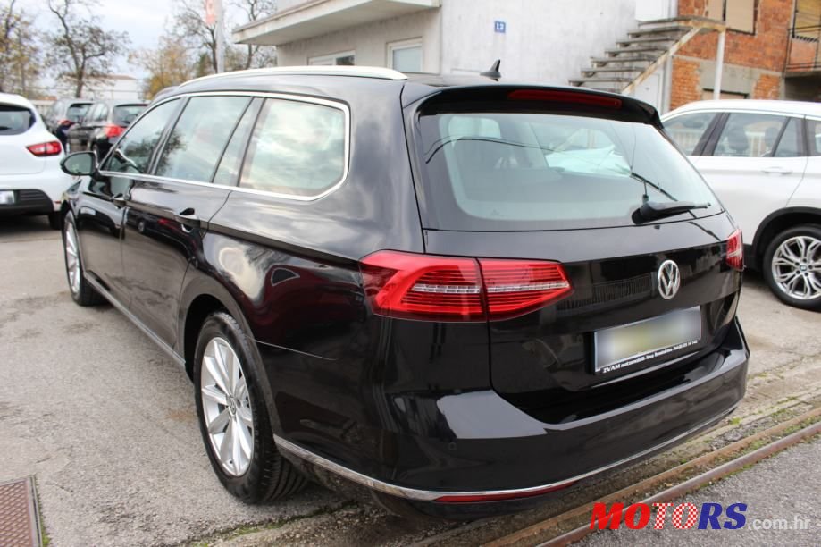 2017' Volkswagen Passat Variant photo #5