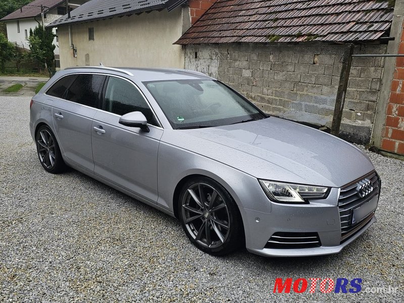 2017' Audi A4 Avant photo #2