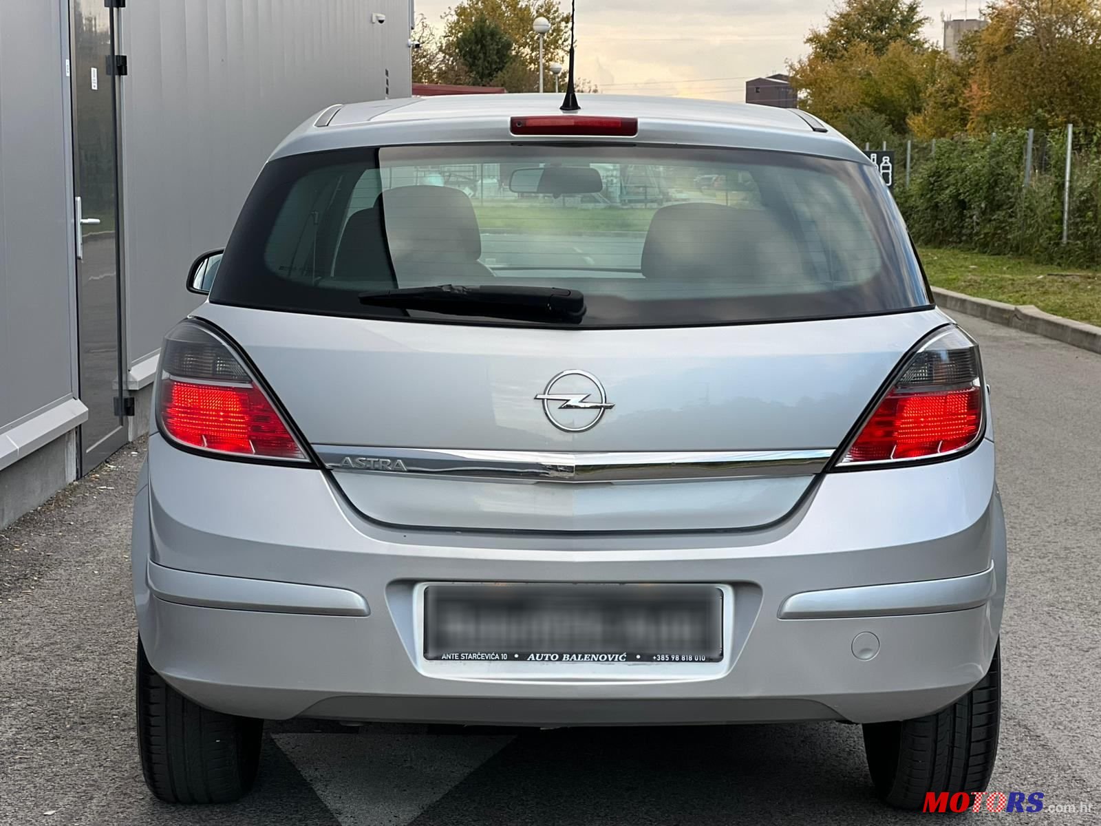 2010' Opel Astra 1,6 16V photo #5