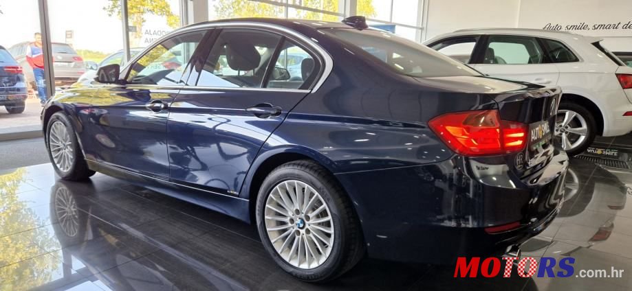 2013' BMW Serija 3 318D photo #4