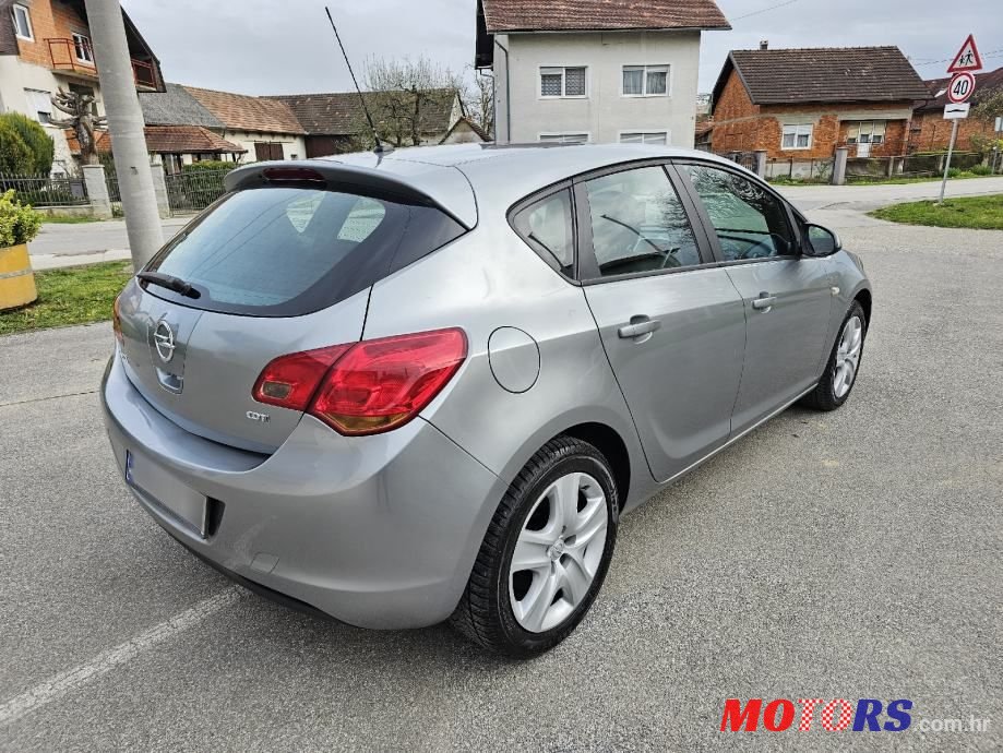 2011' Opel Astra 1,7 Cdti photo #3