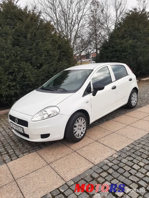 2012' Fiat Grande Punto 1,4 photo #1