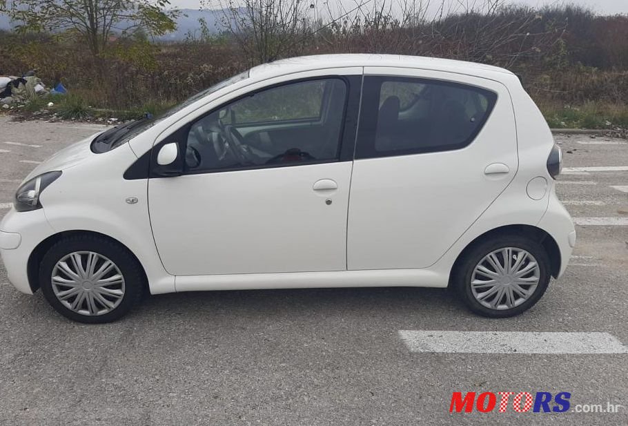 2011' Toyota Aygo 1,0 Vvt-I photo #1