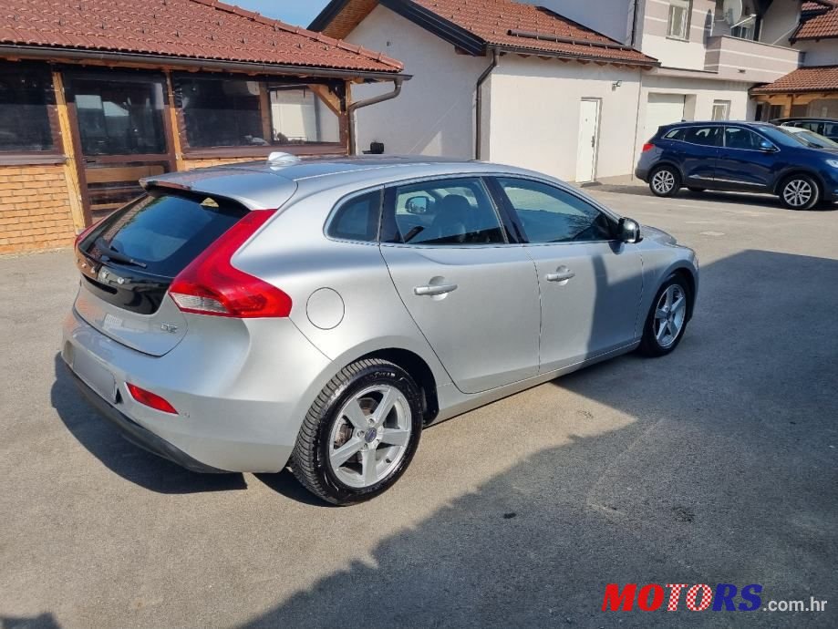 2015' Volvo V40 D2 photo #4
