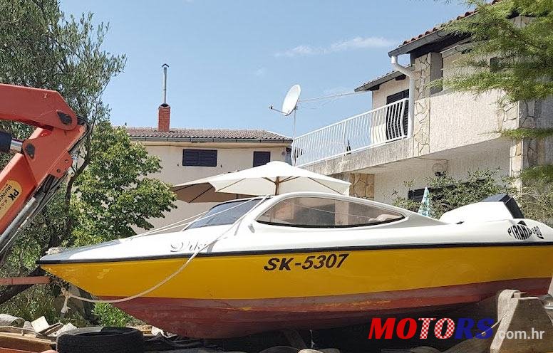 1999' Piranha 380 photo #1