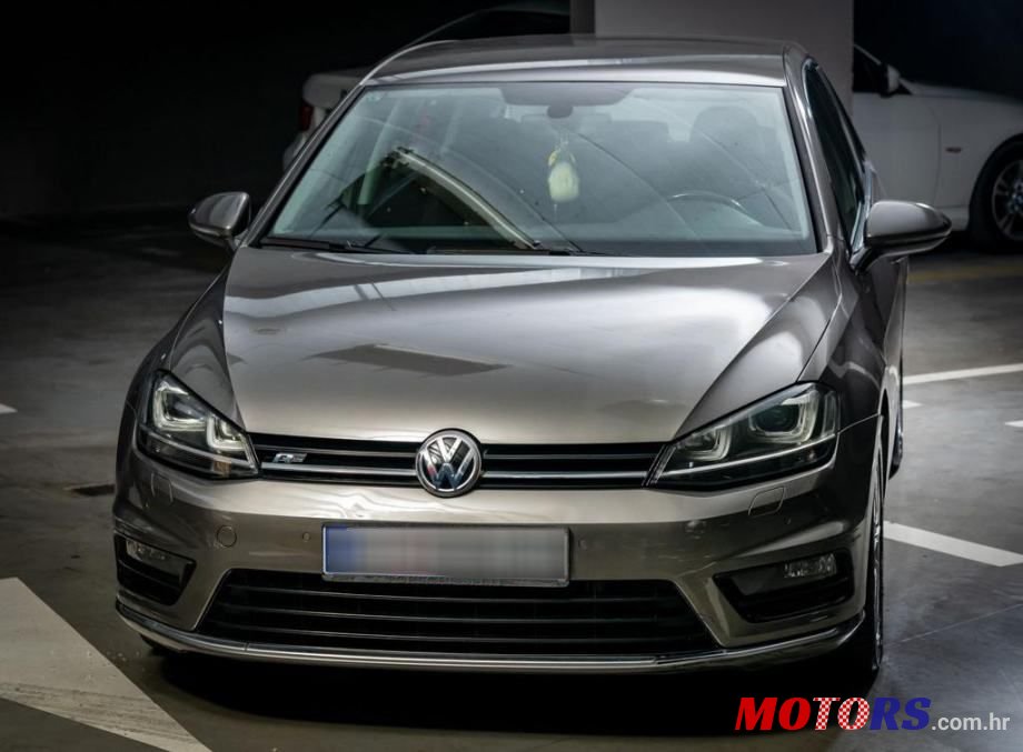 2015' Volkswagen Golf 7 Golf R photo #2