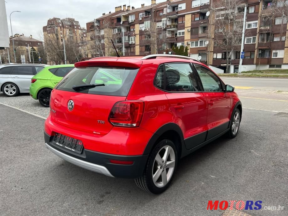 2013' Volkswagen Polo photo #3