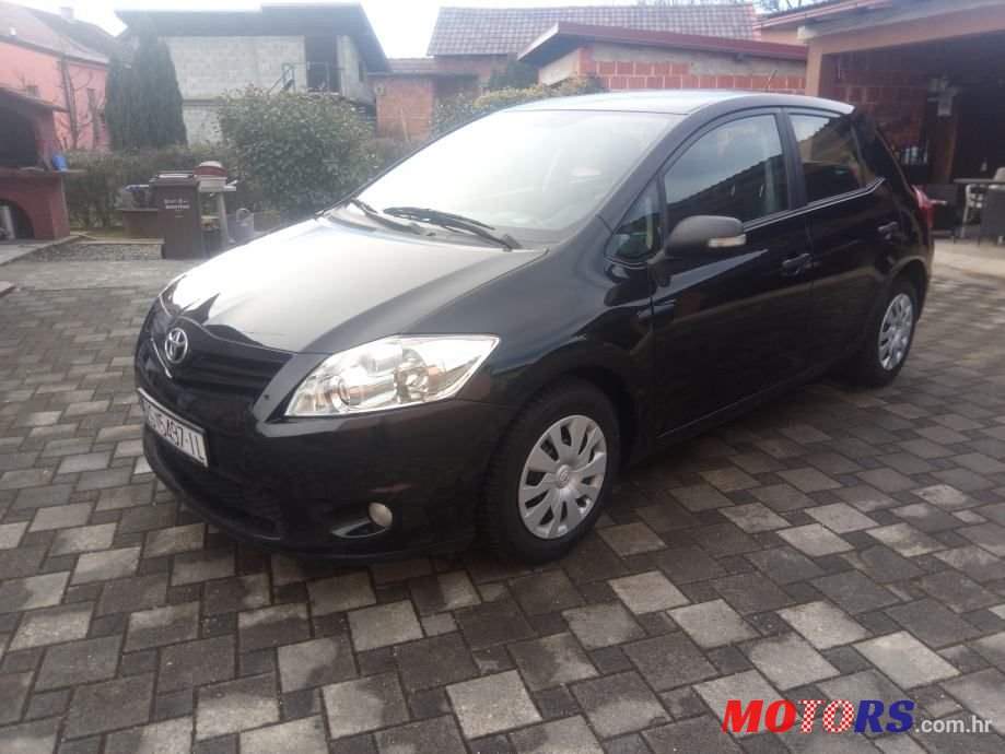 2012' Toyota Auris photo #4