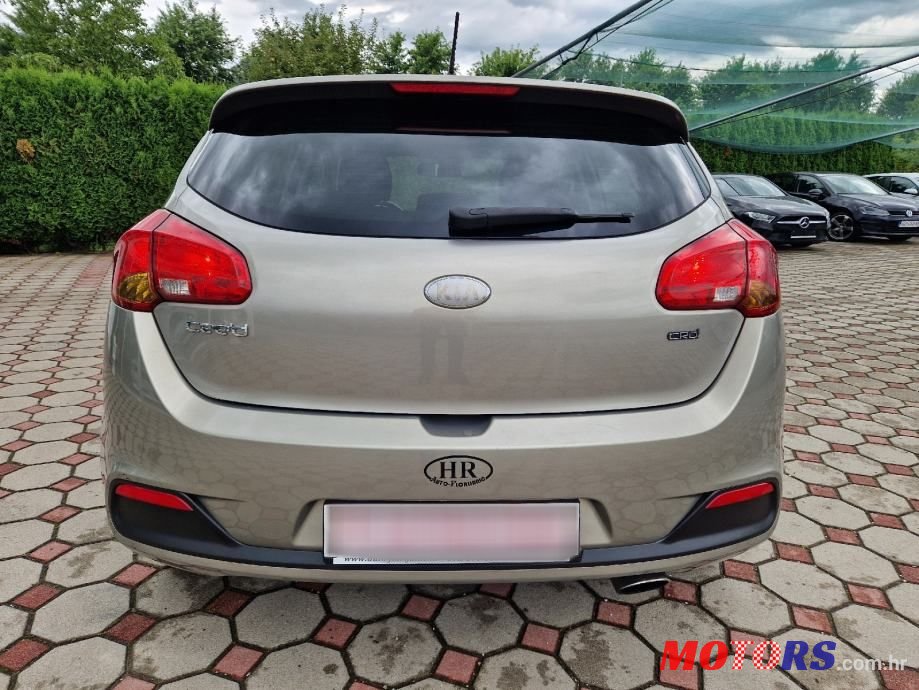 2012' Kia Ceed photo #6