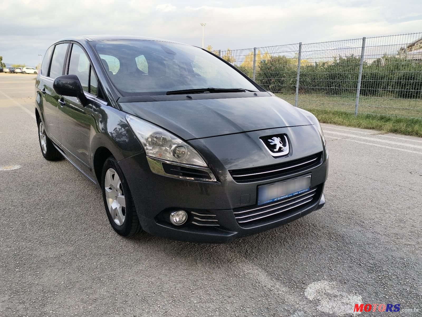 2010' Peugeot 5008 1,6 Hdi photo #2