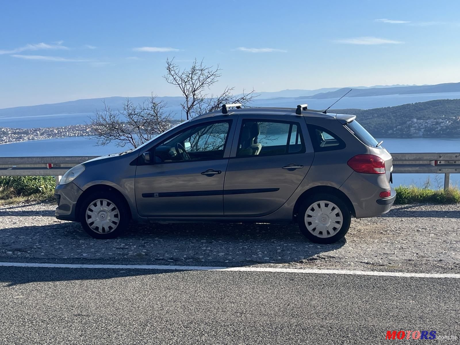 2009' Renault Clio 1,2 16V photo #1