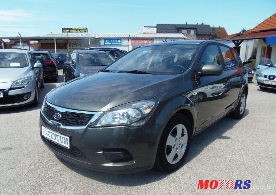 2010' Kia Cee'D 1,6 Crdi photo #2