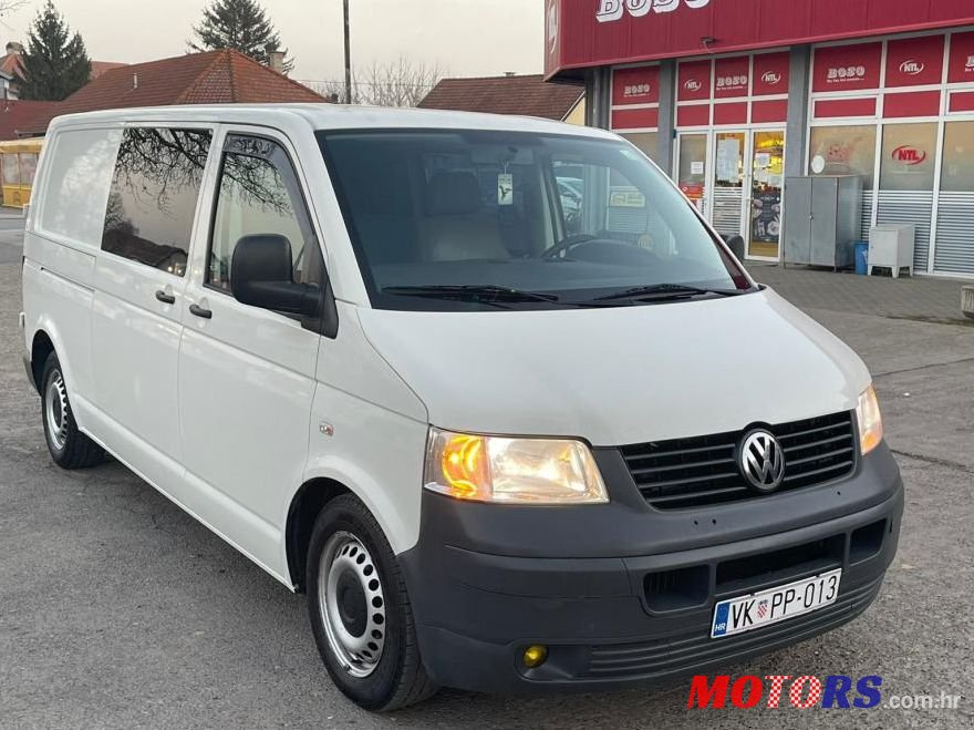 2008' Volkswagen Transporter Kombi 1,9 /3400/ photo #1
