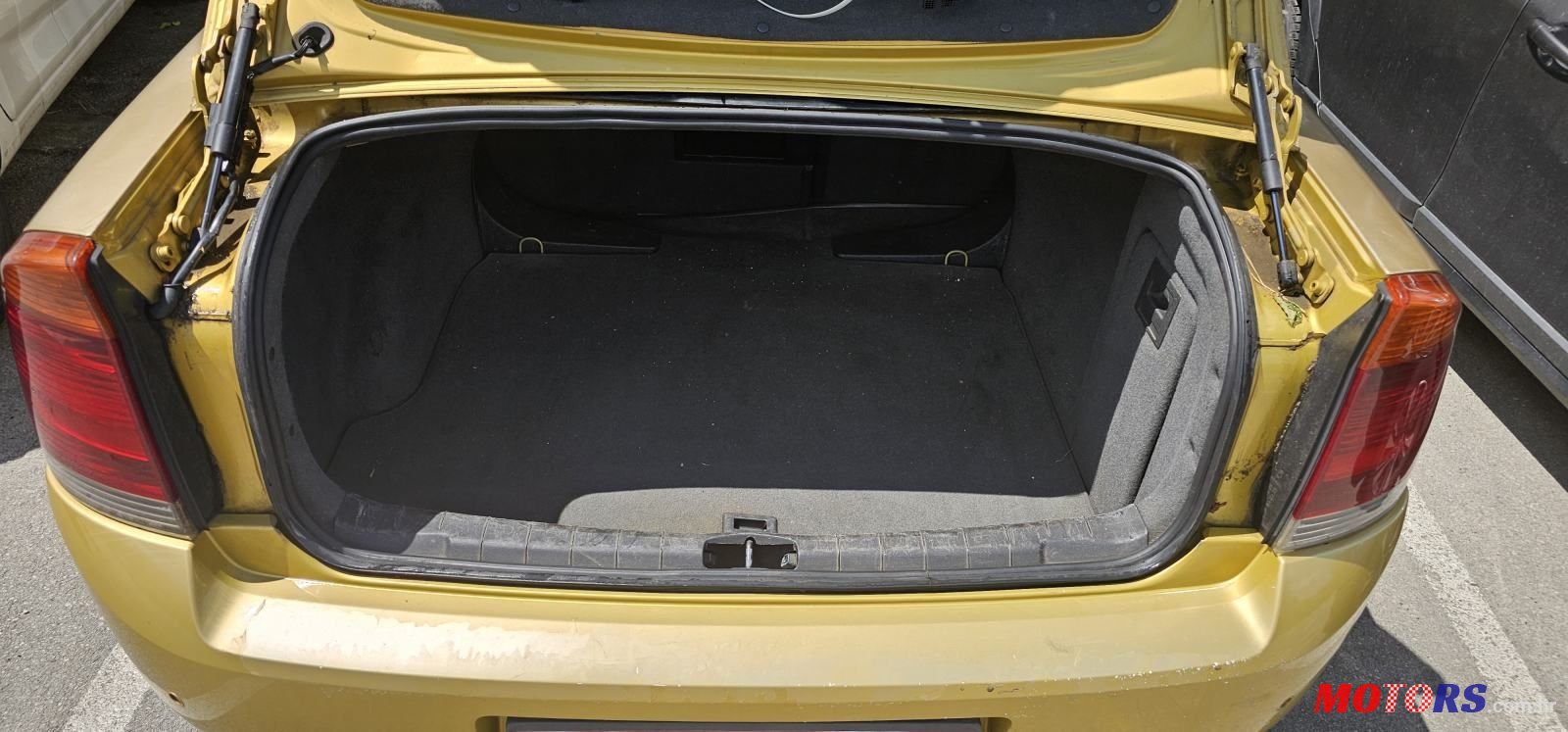 2002' Opel Vectra 2,2 photo #1