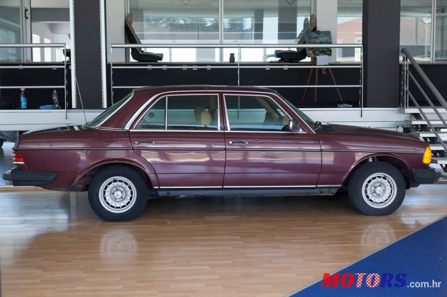 1986' Mercedes-Benz 123 300 Turbo photo #2