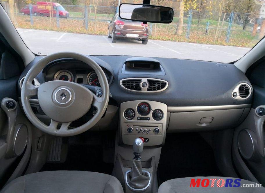 2007' Renault Clio 1,5 Dci photo #1
