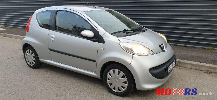 2007' Peugeot 107 1,0 photo #1