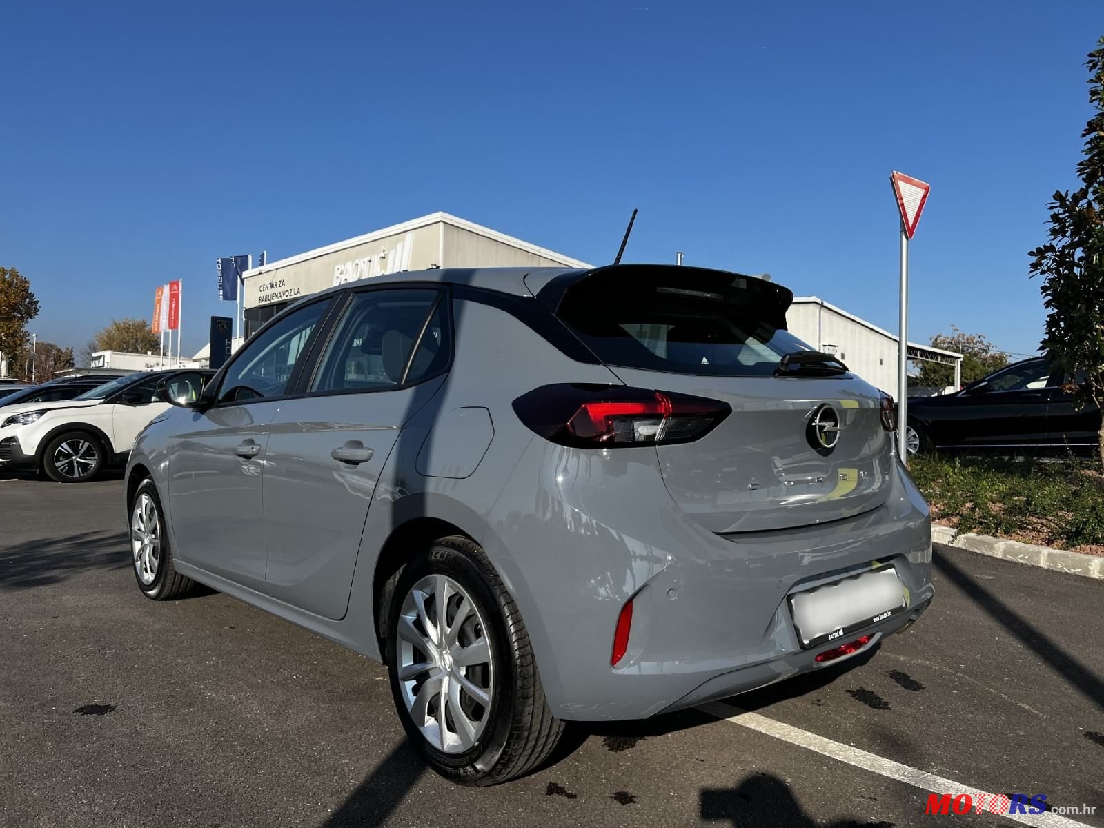 2024' Opel Corsa Edition 1.2 S/S At8 photo #3