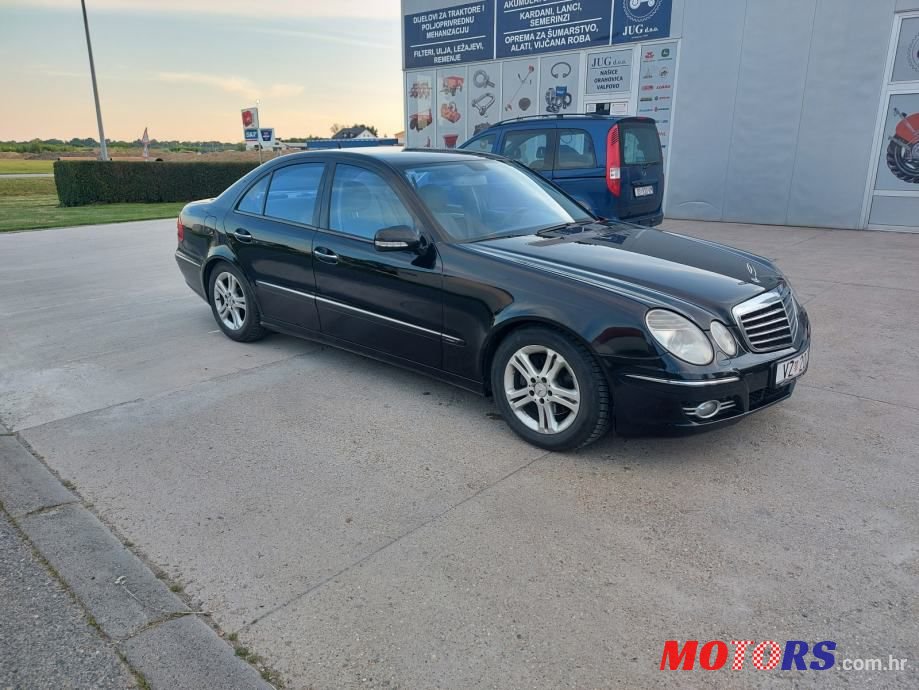 2008' Mercedes-Benz E-Klasa photo #2