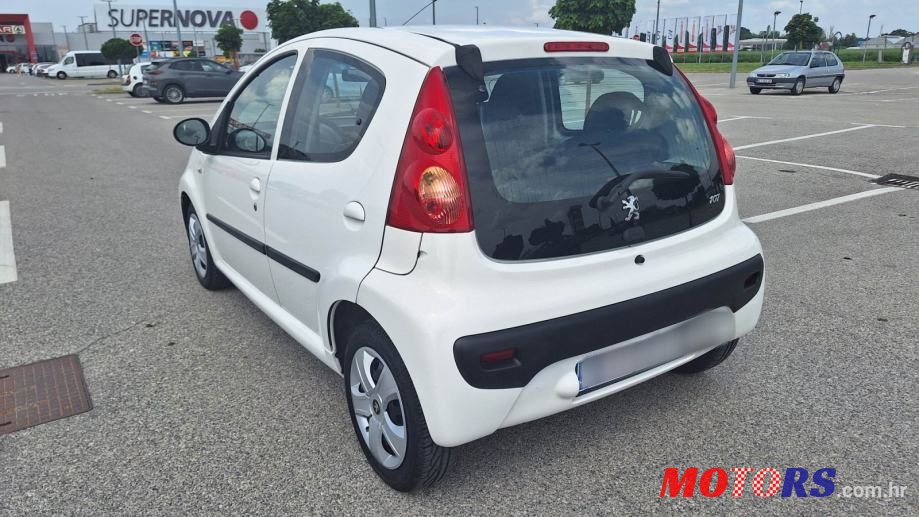2009' Peugeot 107 1.0 Urban photo #4