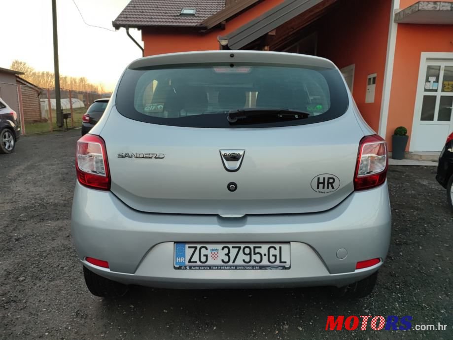 2014' Dacia Sandero photo #2