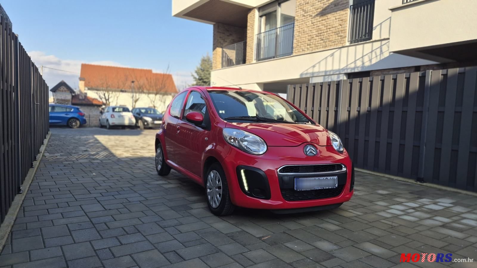 2014' Citroen C1 1,0 photo #2