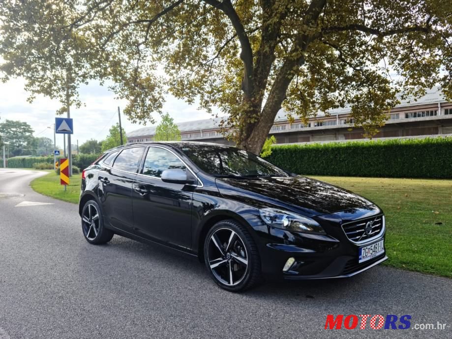 2015' Volvo V40 D2 88G photo #1