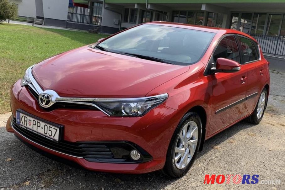 2016' Toyota Auris photo #2