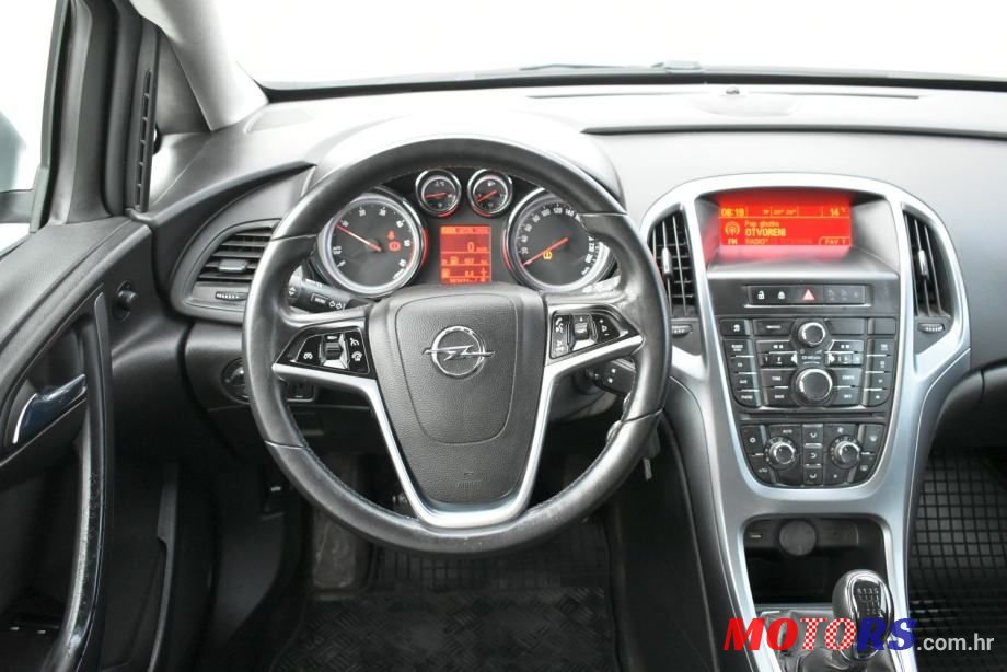 2016' Opel Astra Karavan photo #4