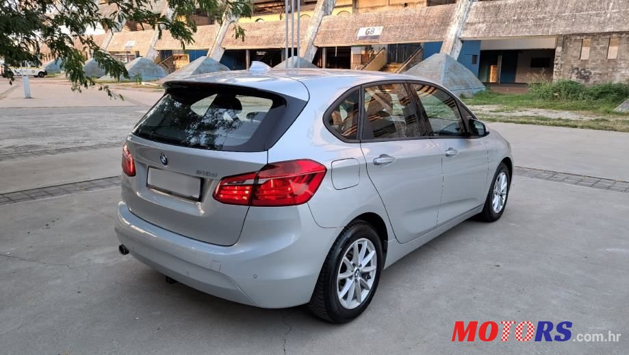 2015' BMW Serija 2 216D photo #6