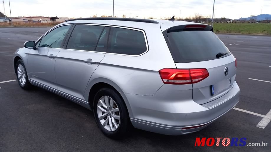 2019' Volkswagen Passat Variant photo #5