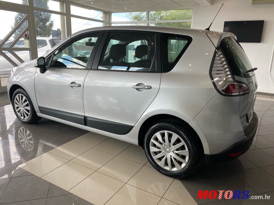 2012' Renault Scenic 1,5 Dci photo #5