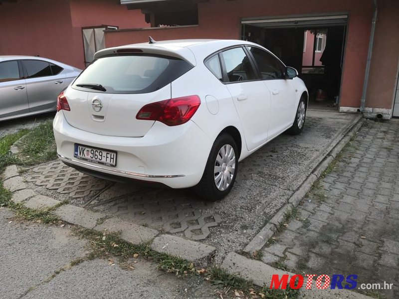 2014' Opel Astra 1.4 Turbo photo #4