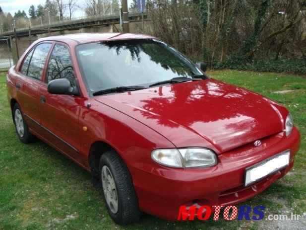 1999' Hyundai Accent photo #1