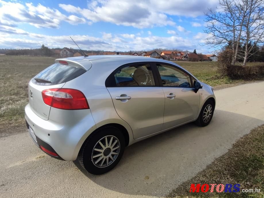 2012' Kia Rio photo #2
