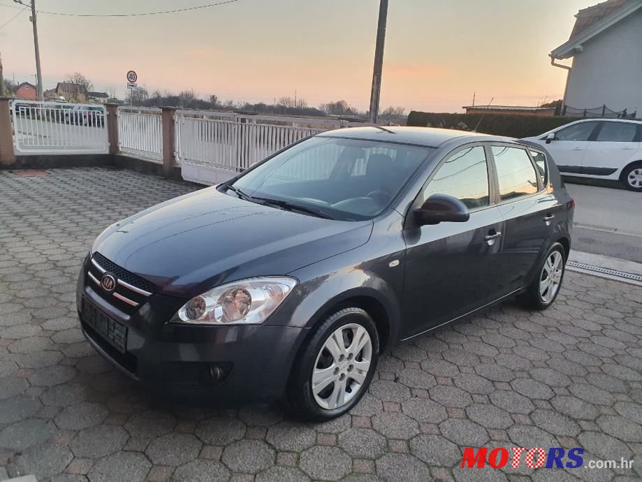 2009' Kia Ceed photo #1