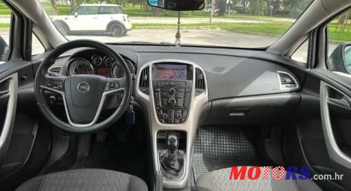 2013' Opel Astra 1,7 Cdti Classic photo #4