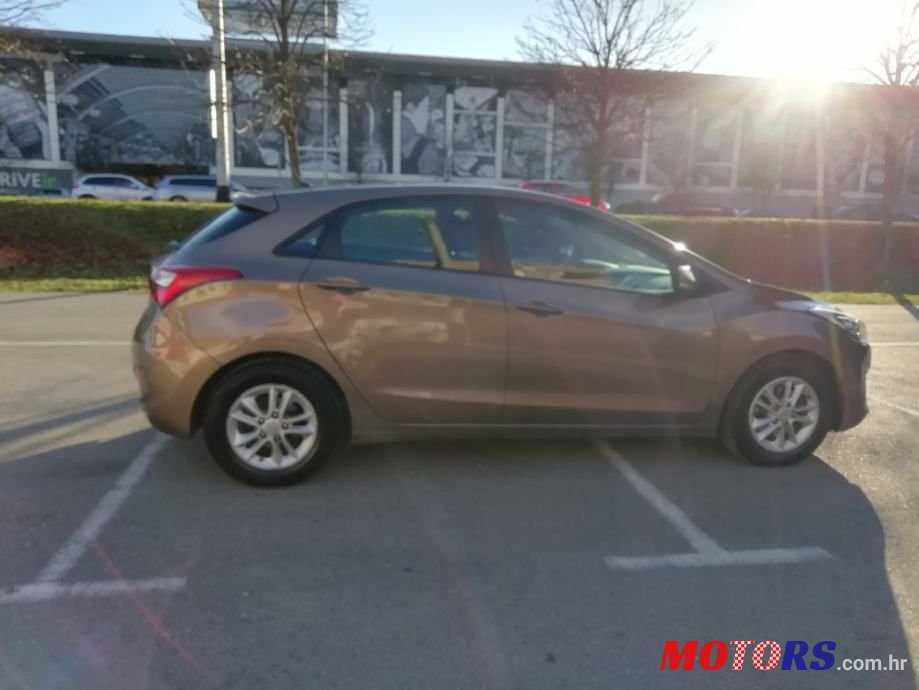 2013' Hyundai i30 1,6 Crdi photo #3
