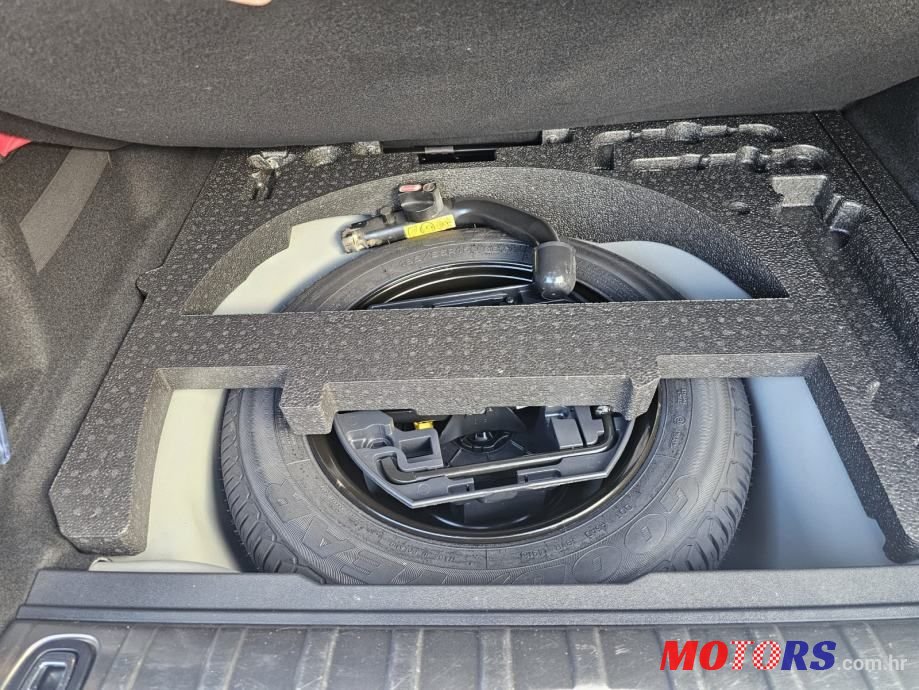 2017' Peugeot 2008 1,2 photo #6