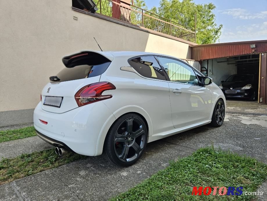 2013' Peugeot 208 photo #1