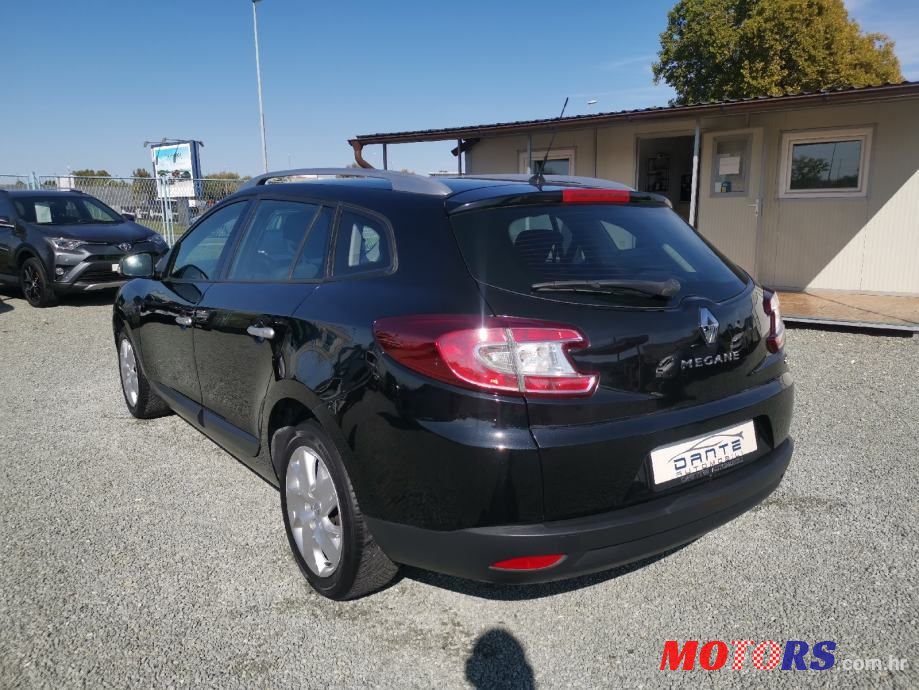 2011' Renault Megane Grandtour photo #4