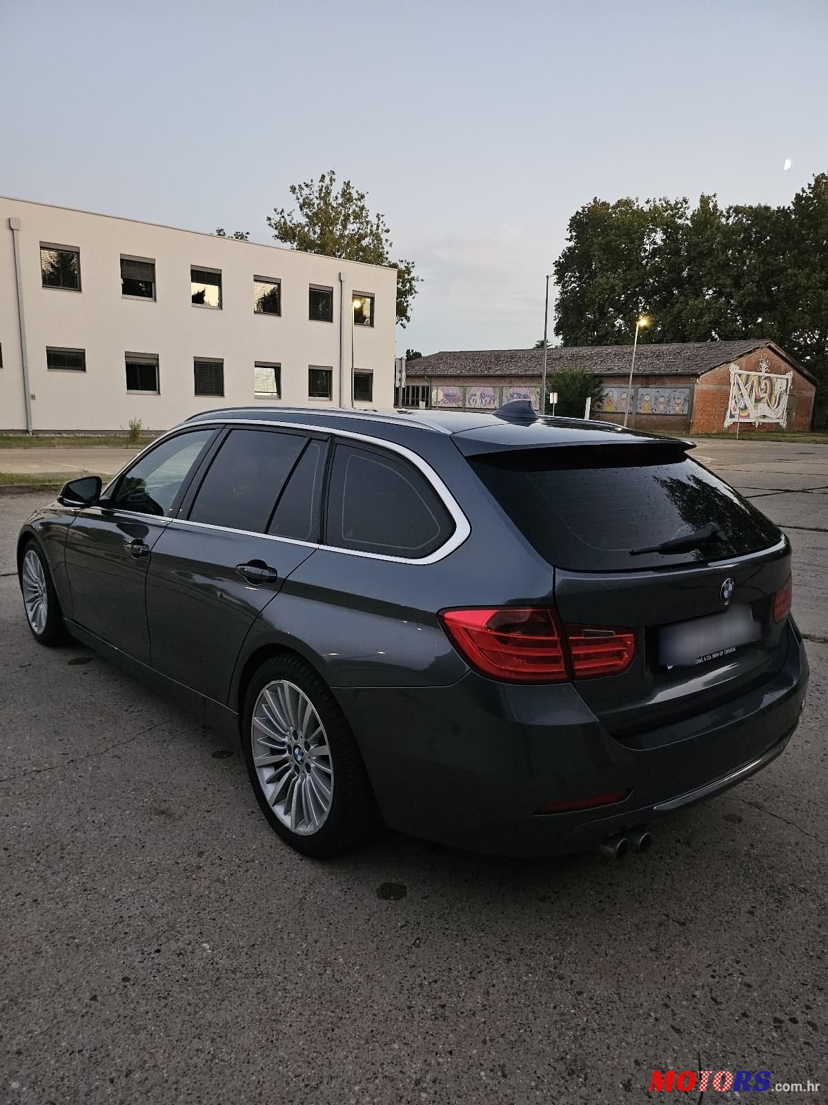 2013' BMW Serija 3 318D photo #6