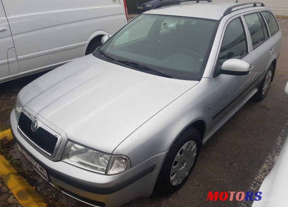 2010' Skoda Octavia Combi 1,6 photo #1
