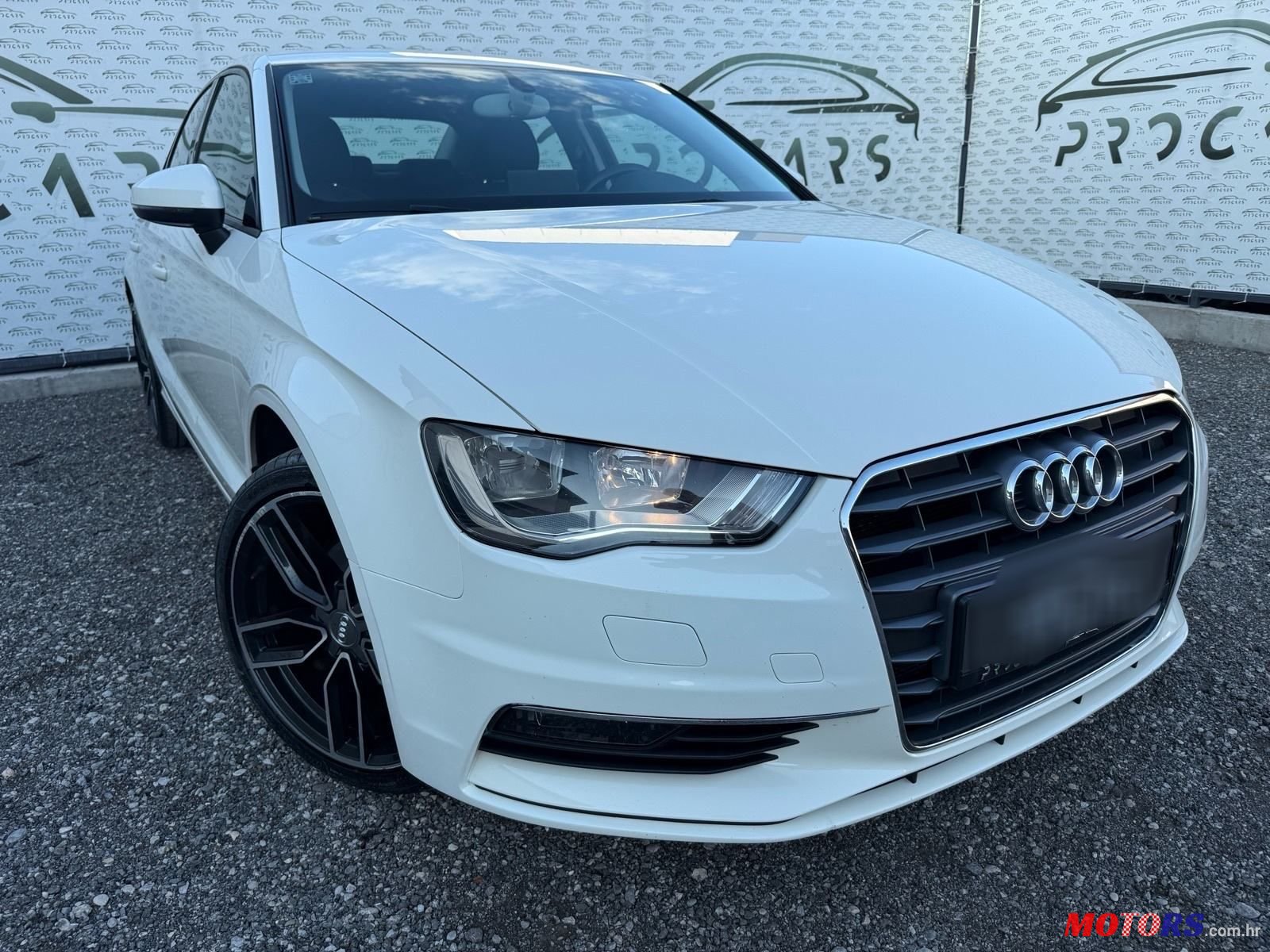 2014' Audi A3 S-Tronic photo #1