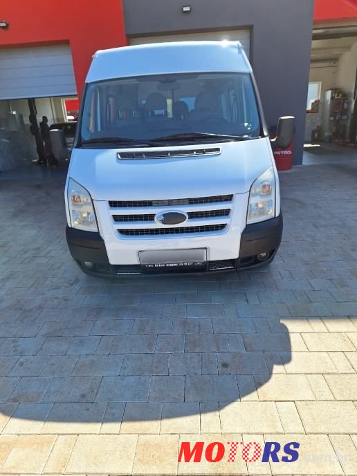 2010' Ford Transit Kombi photo #1